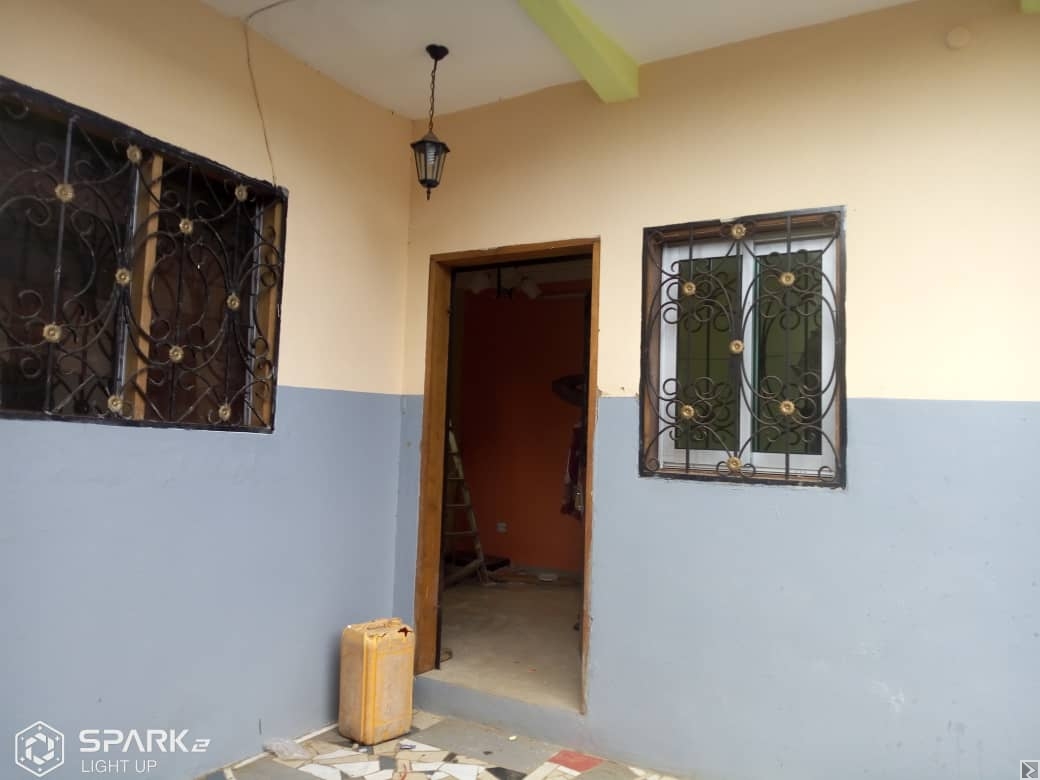 Main image of Studio chic, staffé et sécurisé. à  louer à  ESOMBA