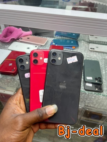 Main image of iPhone 11 64gb neuf