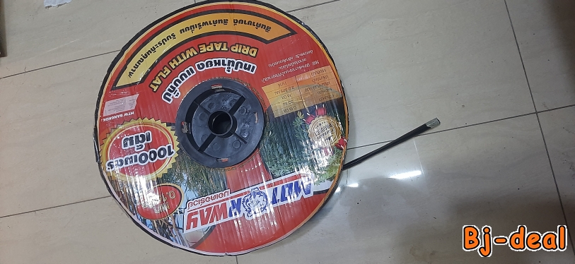 Main image of Tuyau d'irrigation avec goutteurs intégrés