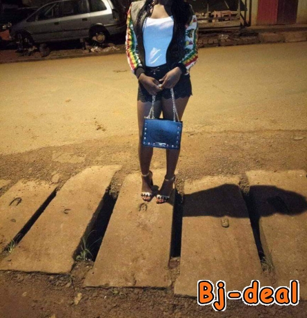 Main image of Jolie mannequine dispo pour partie discrète