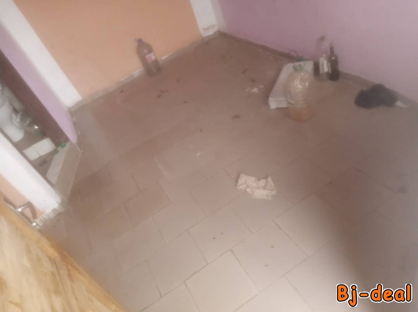 Image principale de Studio staffé avec parking à Biyem-assi Accacia