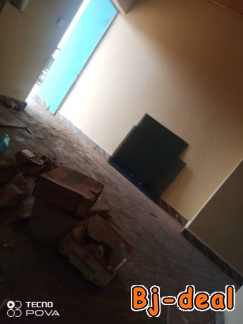 Image principale de Studio nouvellement construit à Etoug ebe