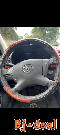 Main image of Toyota Avensis tête de cochon Berline