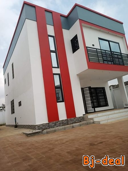 Main image of Beau duplex flambant neuf à vendre à Olembe