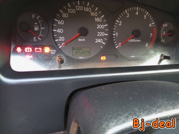 Main image of Avensis liefback année 2002