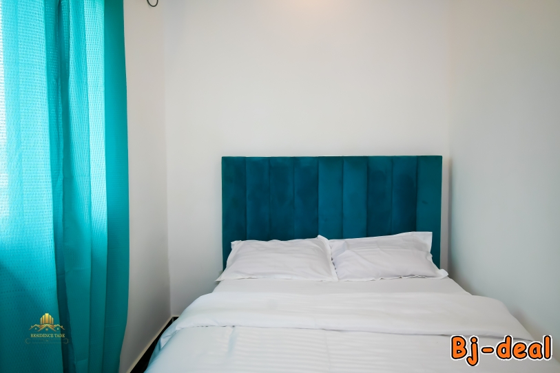 Image principale de studio meublé luxueux avec piscine