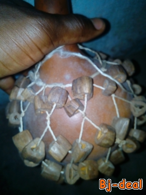 Main image of Faites vous aimez par tous vos prétendant