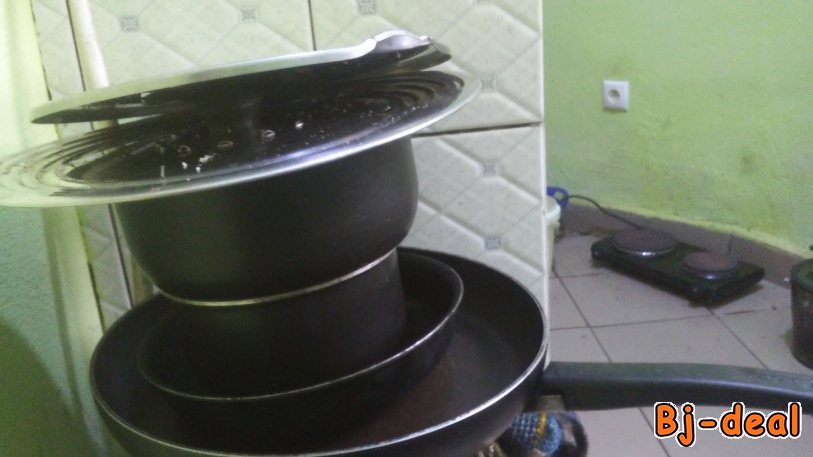 Image principale de Lot de marmites et poêles antiadhésives