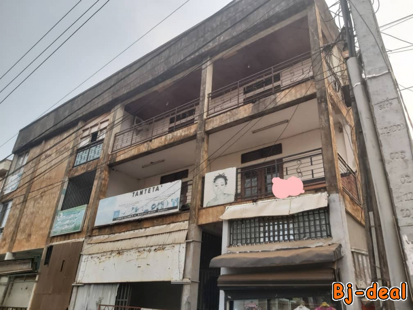 Image principale de Beau Petit Bureau Aménagé à louer à Biyem-Assi