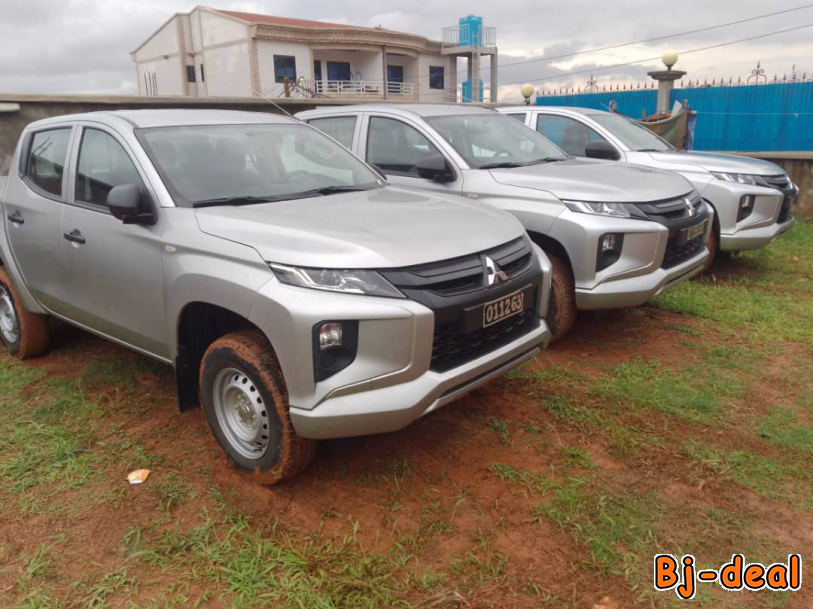 Main image of Location de Mitsubishi avec chauffeur à bon prix