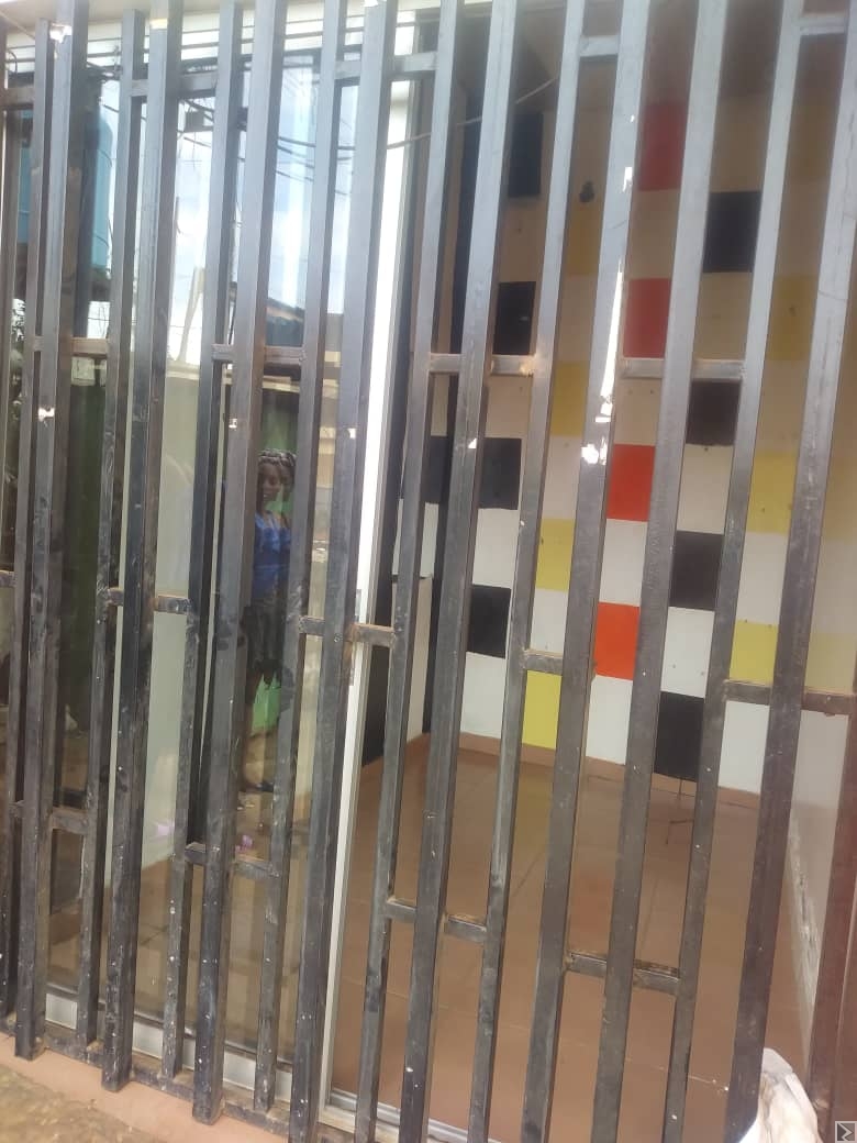 Image principale de Local commercial bon prix ,à  louer MIMBOMAN