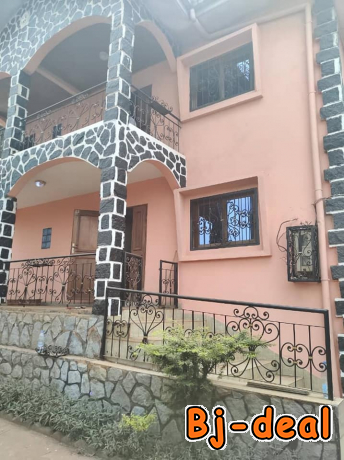 Main image of IMMEUBLE ET DUPLEX EN VENTE A AWAE-ESCALIER YDE