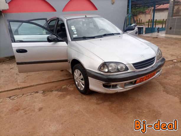 Main image of Toyota avensis leaftback 99