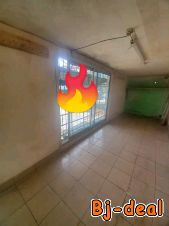 Image principale de BUREAU  A LOUER A BONAPRISO MULTIPLE USAGE