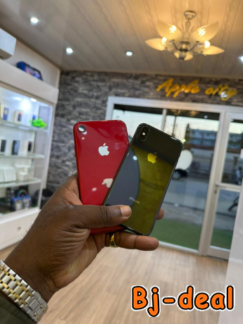 Main image of iPhone XR 64giga