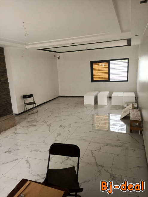 Main image of Beau duplex flambant neuf à vendre à Olembe