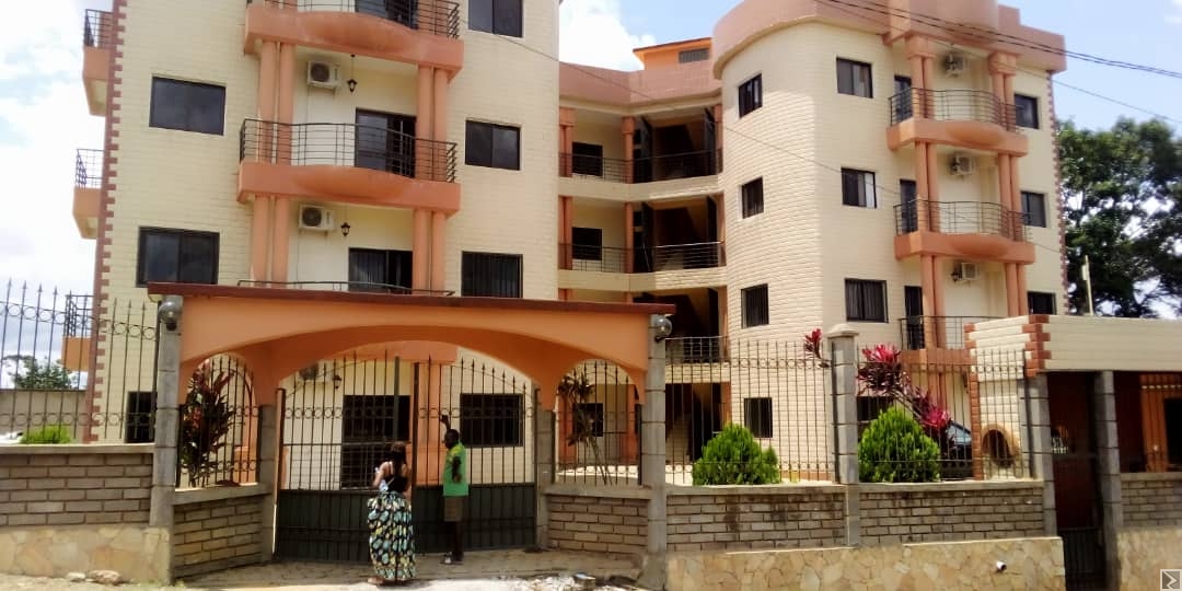 Main image of 2 immeubles R+4 haut standing, bà¢tis sur 3000m2 à  vendre à  Odza