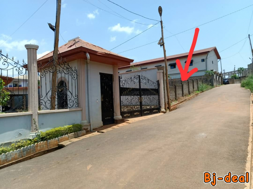 Image principale de Terrain titré clôturé à vendre A Happy Odza