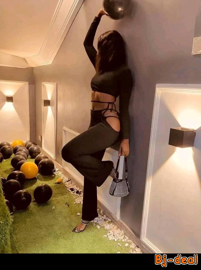 Main image of Belle jeune fille de 21 ans suceuse pro