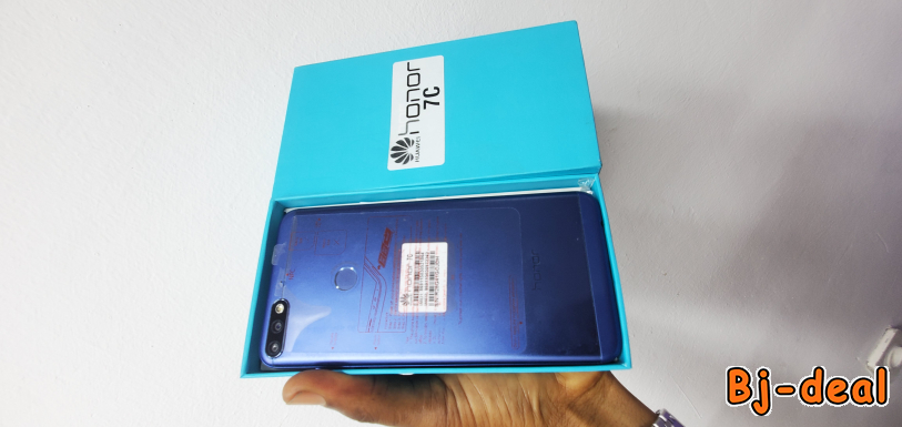 Main image of Honor 7C Huawei Scellé 64 et 4GB Ram