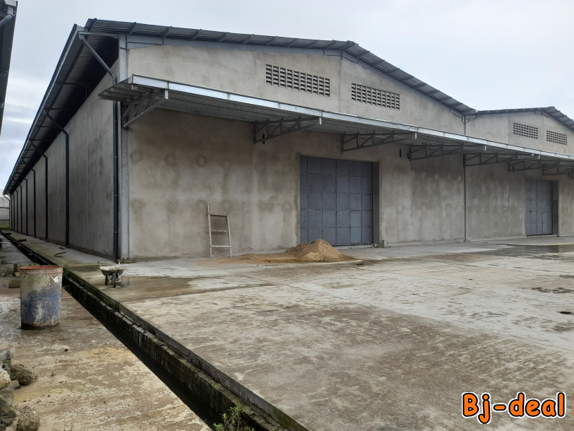 Main image of Magasin et entrepôt 1500m2 a louer a Douala