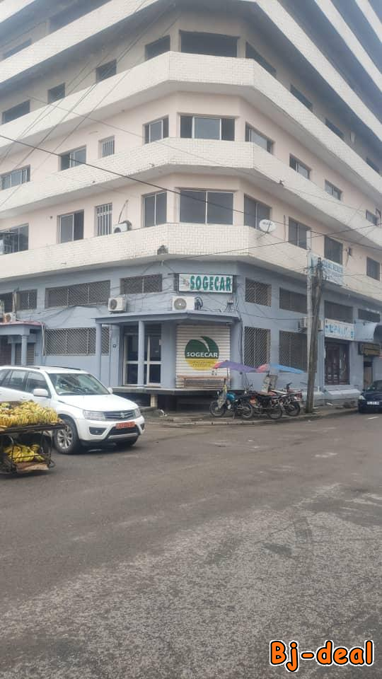 Image principale de Immeuble 8 etage a vendre a Akwa Douala