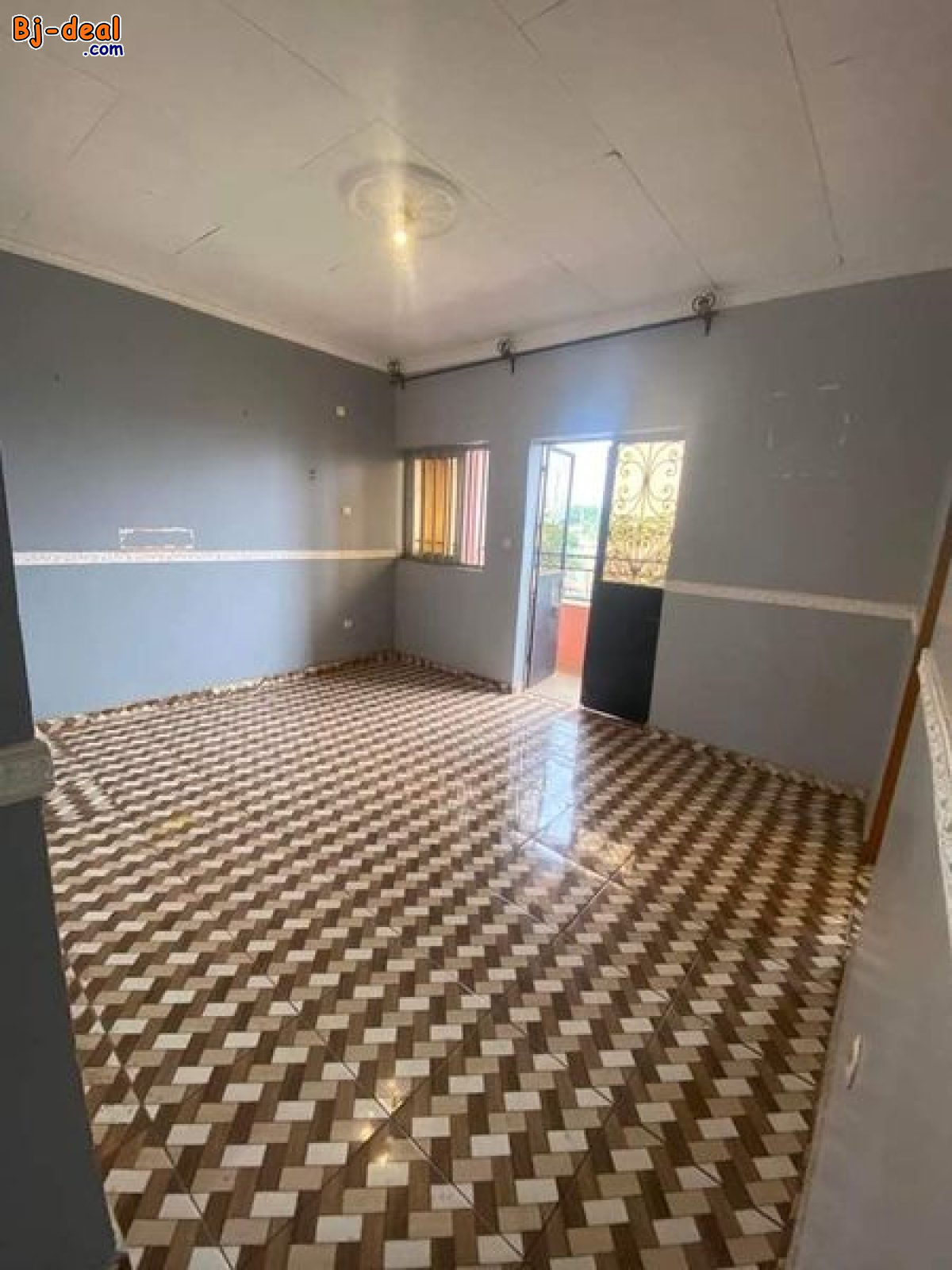 Image principale de Trés belle appartement avec forage parking à fougerole