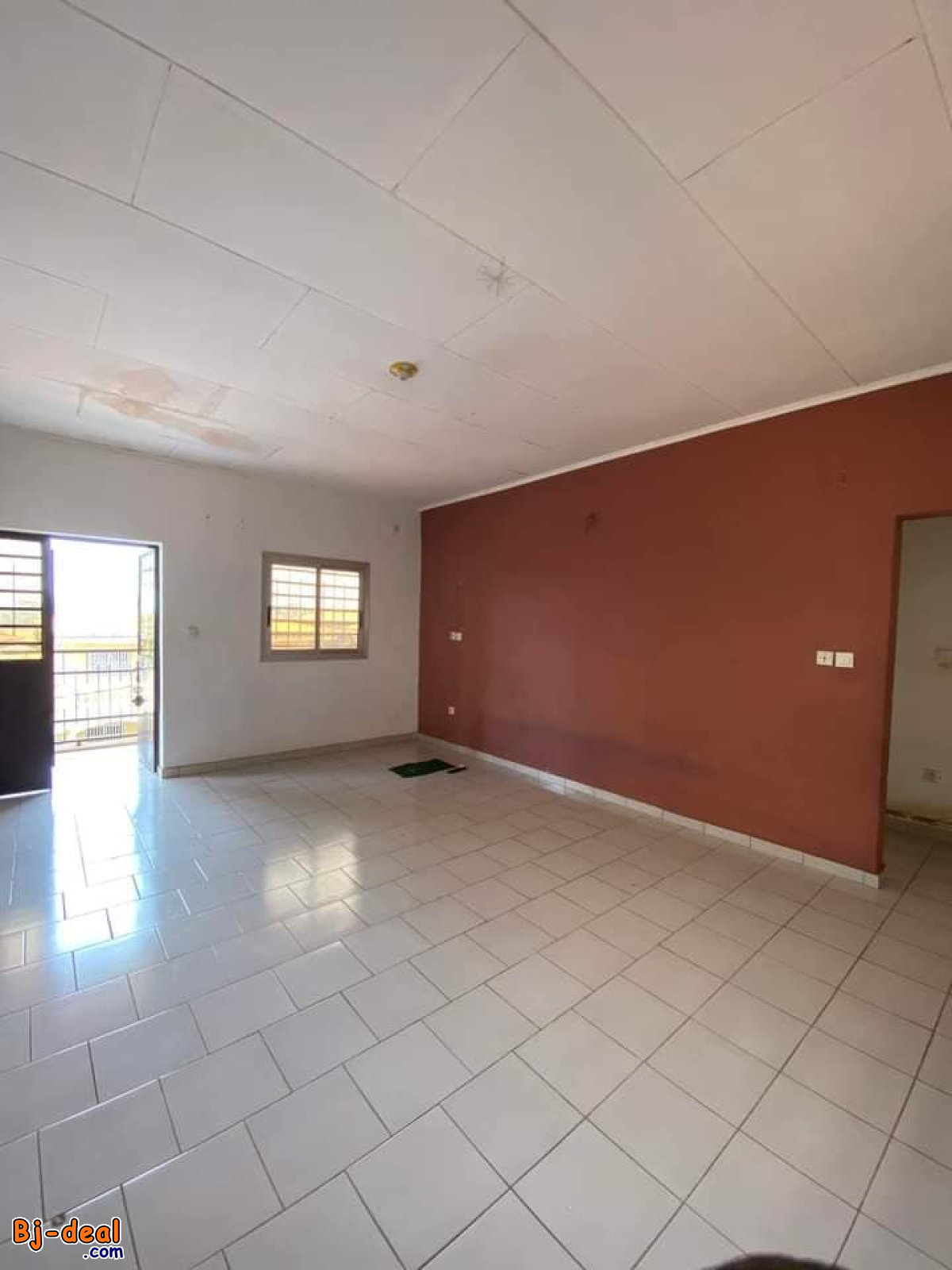 Image principale de Studio avec forage prépayé parking à Nkolfoulou