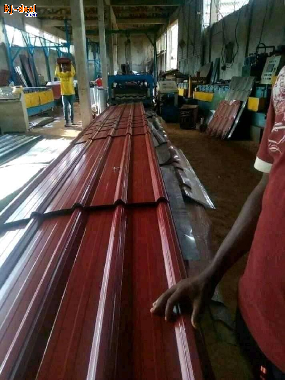 Image principale de VENTE AU PRIX DE GROS Tôles bacs tuiles lisses ondulées accessoires aluminium aluzinc