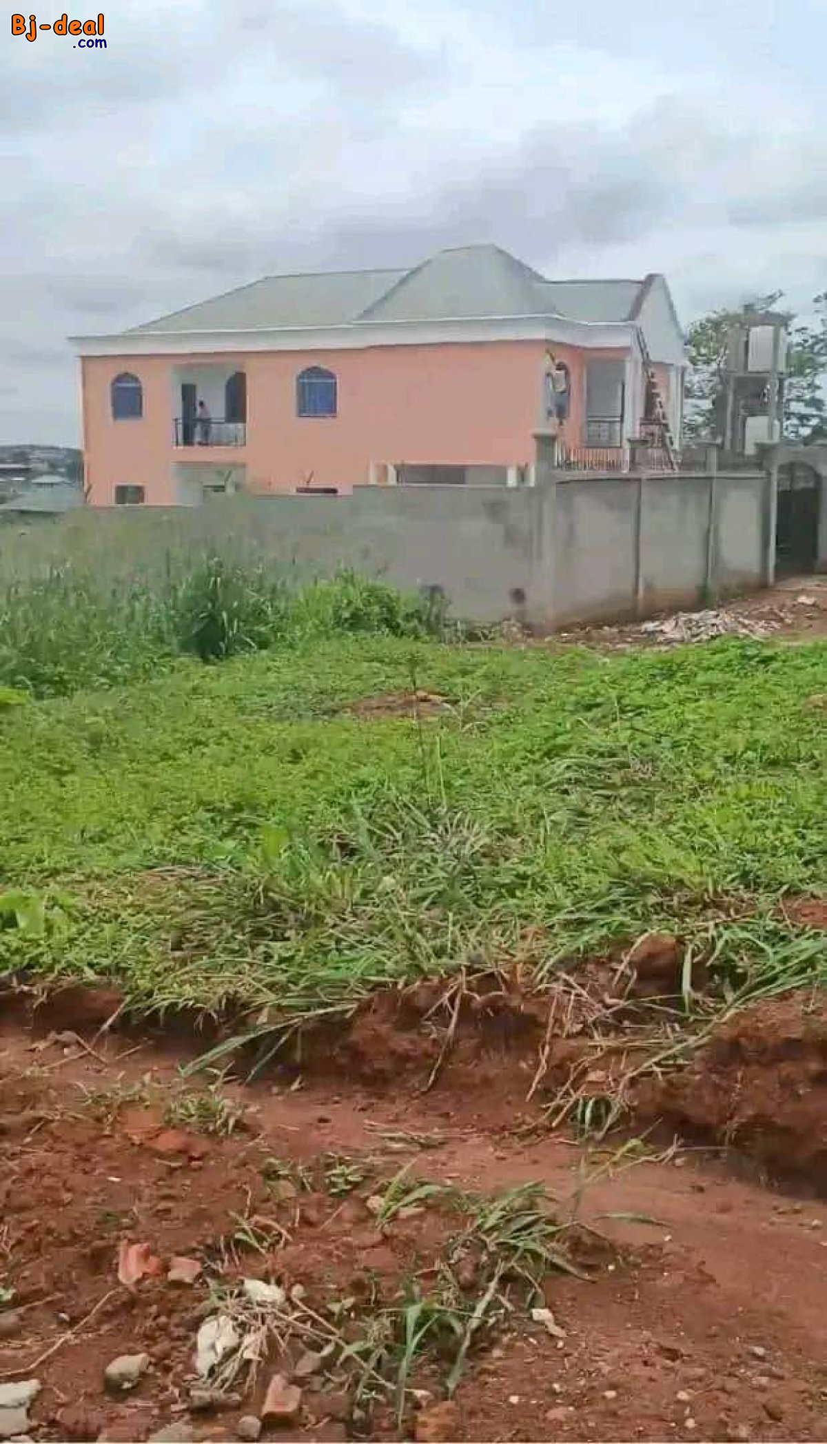 Main image of Terrain titré à vendre à Nkoabang 10eme arrêt, dans une zone résidentielle