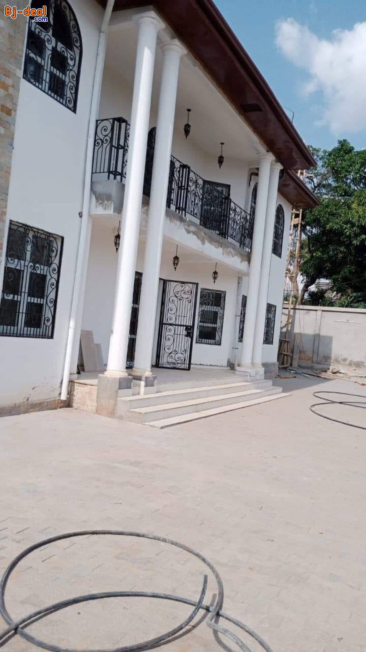 Image principale de Magnifique Duplex titré à vendre à Odza fecafoot avec terrasse dépendance parking forage