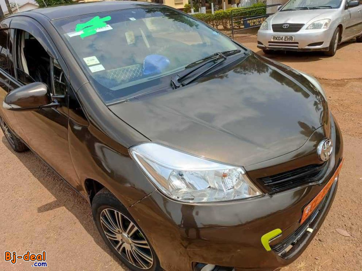 Main image of Toyota Yaris 2012 automatique essence a vendre Yaoundé