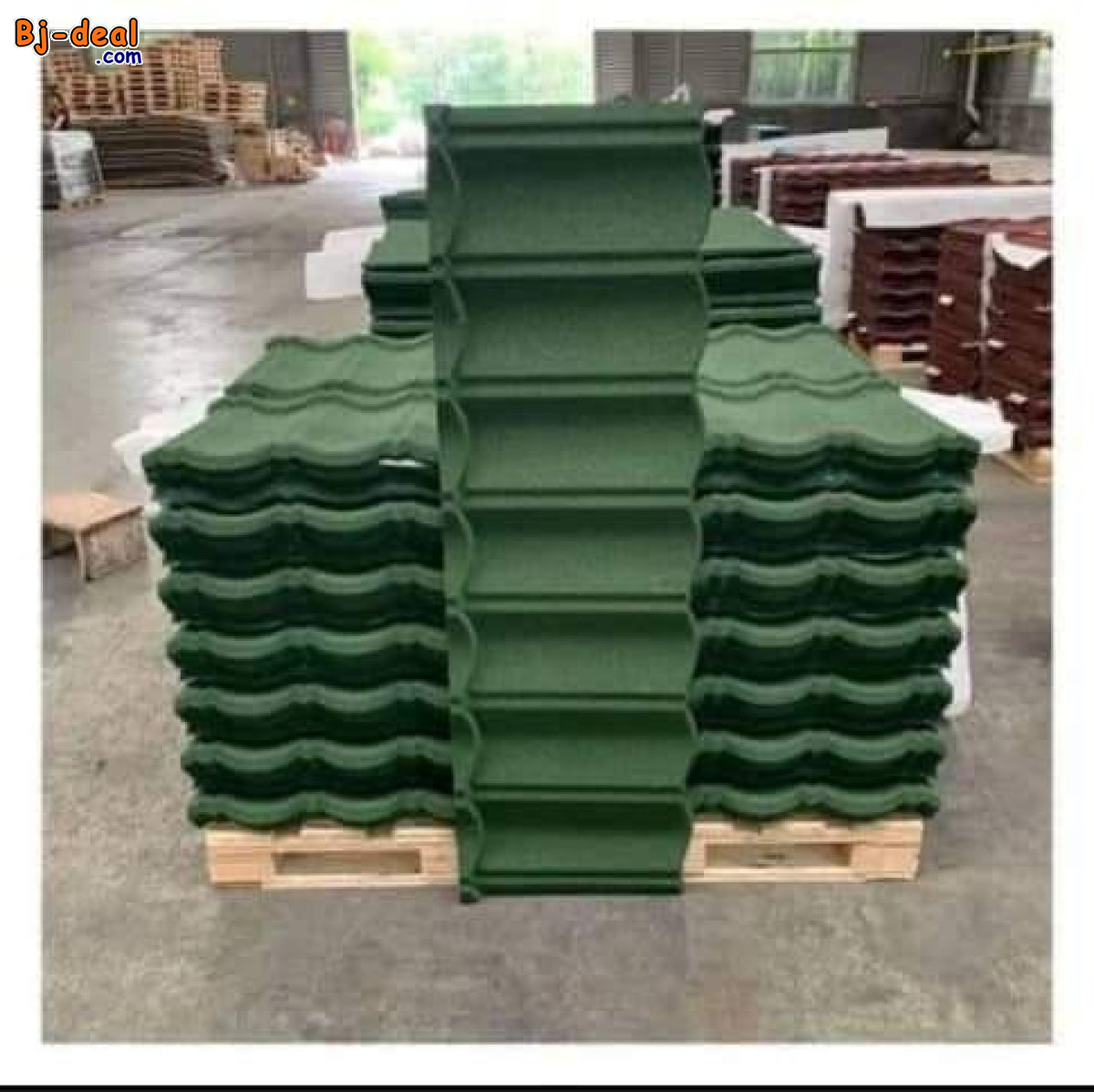 Image principale de Tôles bacs tuiles lisses ondulées accessoires metrobond et charpente