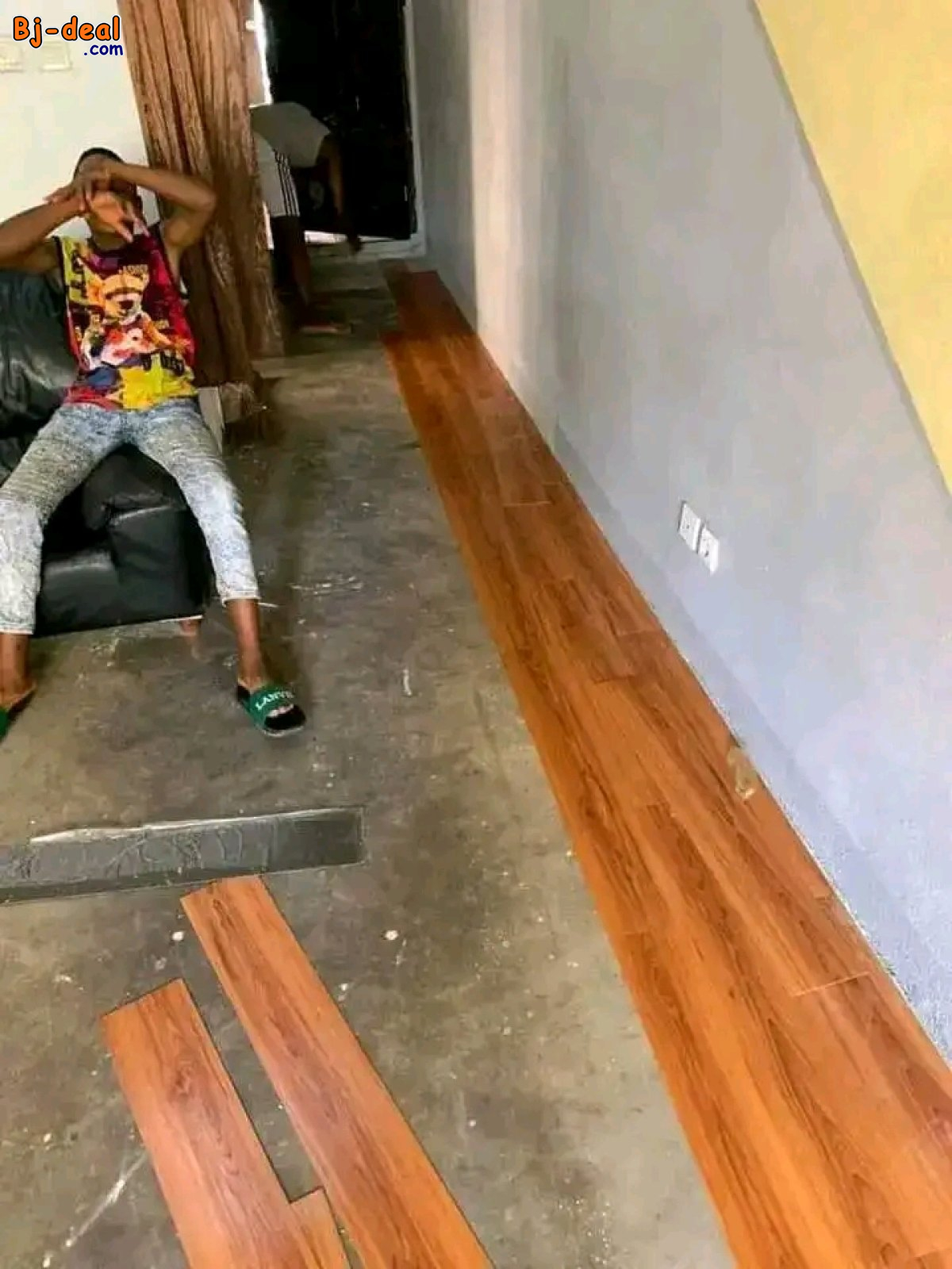 Image principale de REVÊTEMENT POUR SOL PLUSIEURS DESIGNS DISPONIBLES