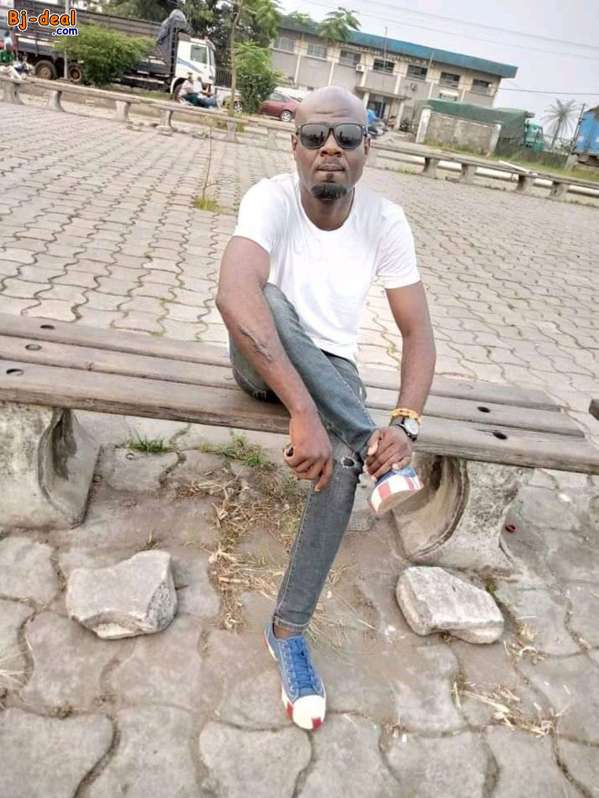 Image principale de Homme ouvert et discret