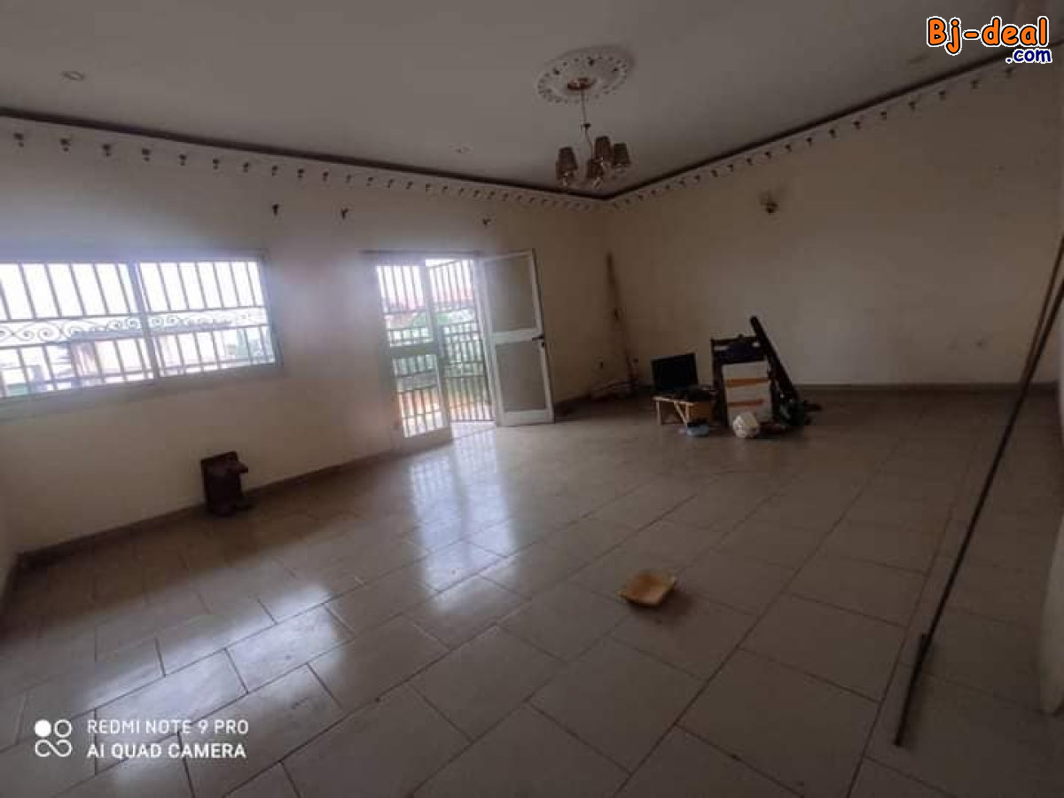 Main image of Appartement spacieux avec parking à Biteng