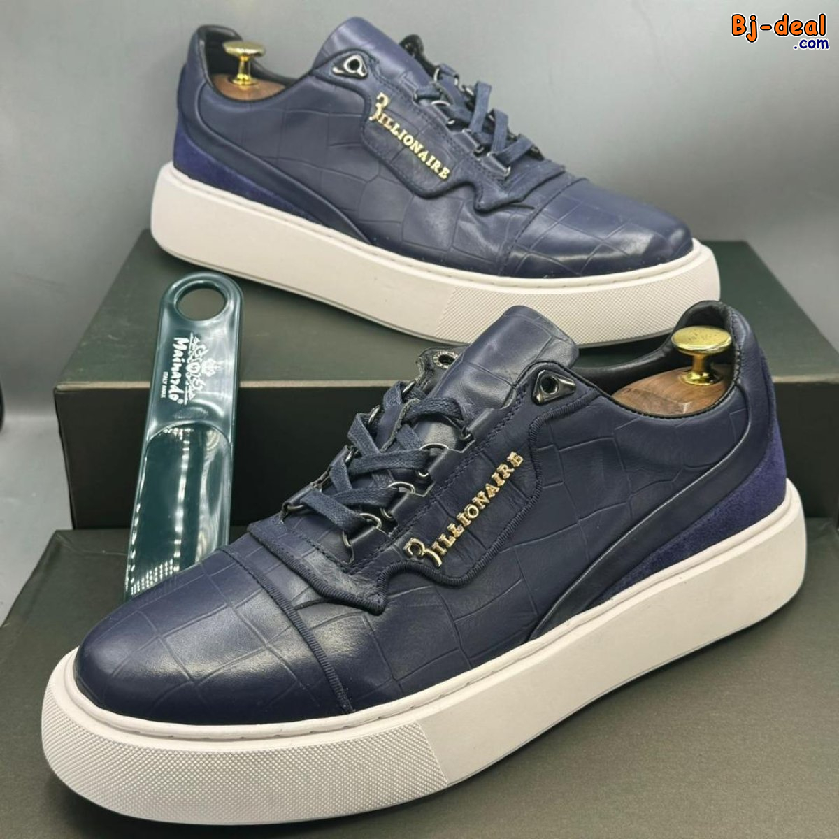 Image principale de Chaussures toutes neuves