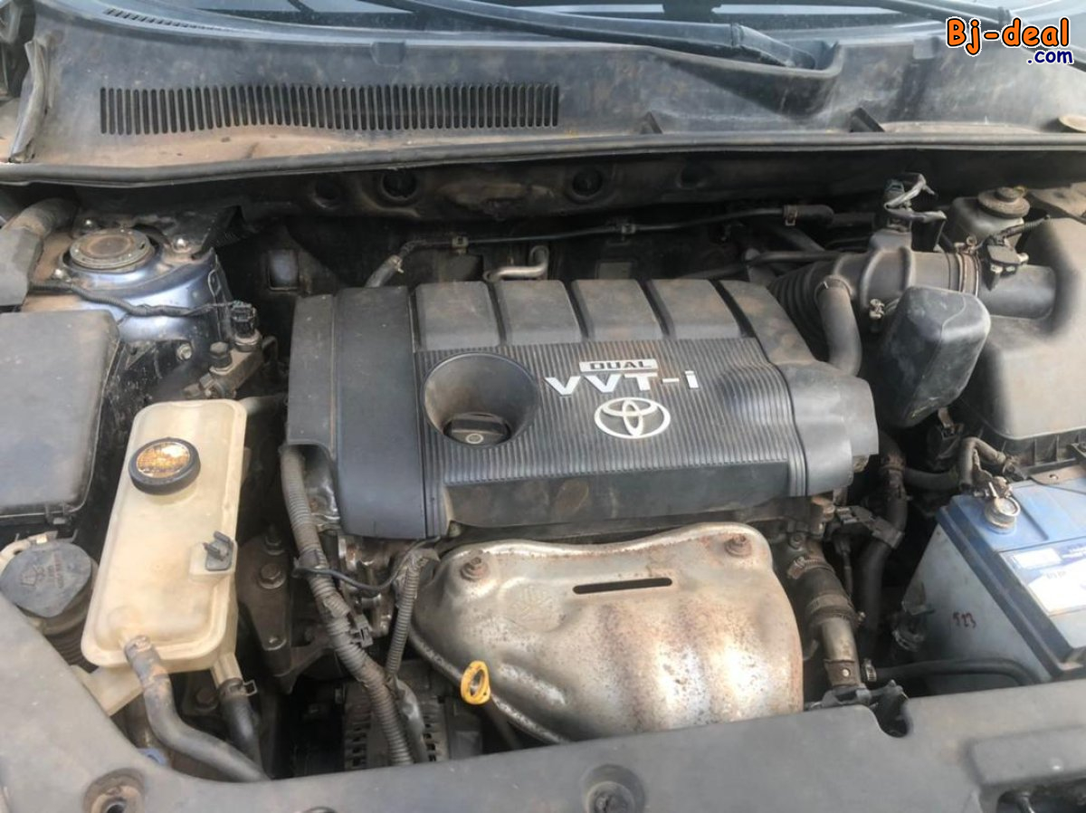 Main image of Toyota RAV4 année 2010 à Douala