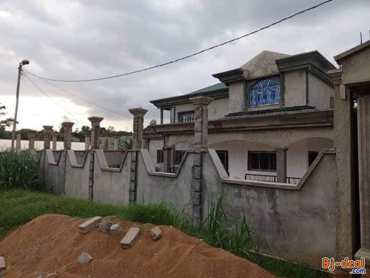 Image principale de Beau duplex à vendre à Odza petit marché