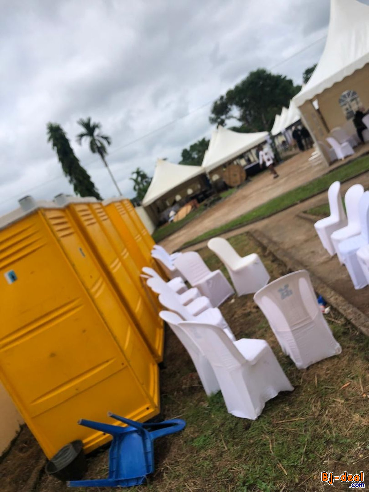 Image principale de Location et entretien des toilettes mobiles pour tout événement à Yaoundé et partout au Cameroun