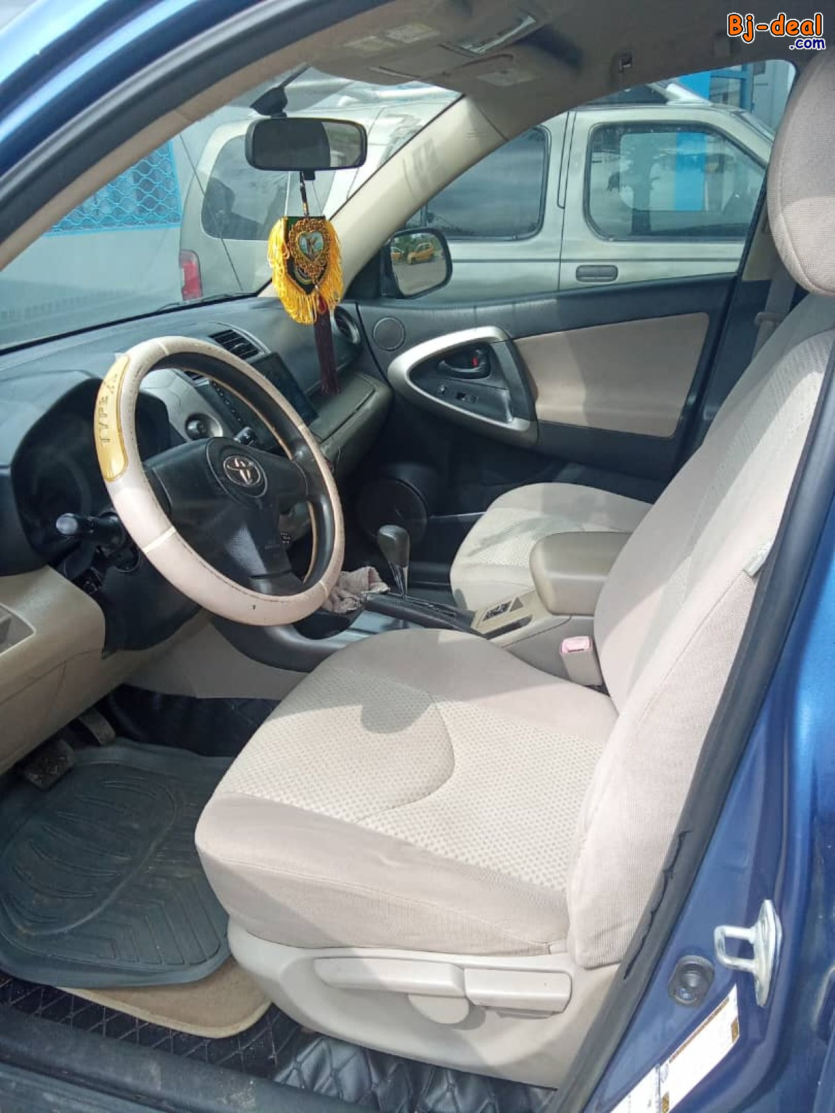 Image principale de Toyota RAV4 2008 automatique américaine