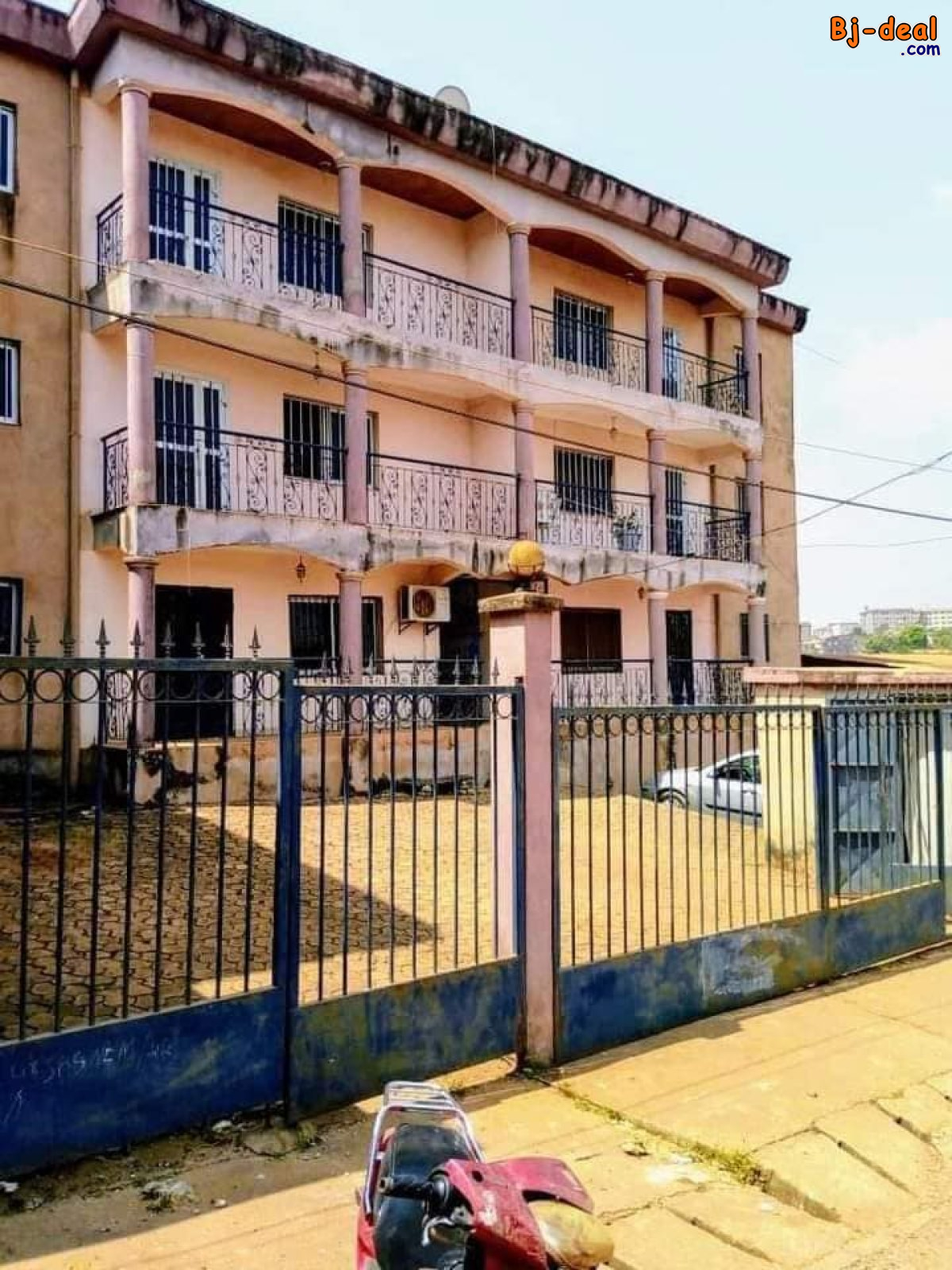 Image principale de Immeuble titré de 6 appartement sur 400m² à vendre à Mimboman SG