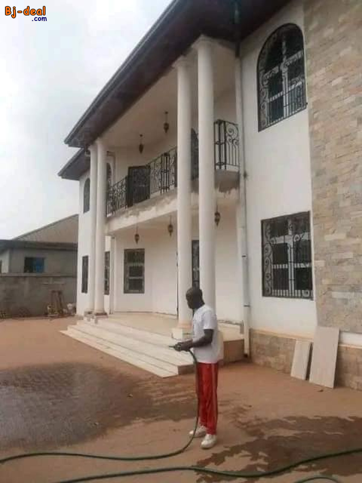 Image principale de Duplex neuf titré à vendre ou à louer à Odza fecafoot en bordure de goudron secondaire