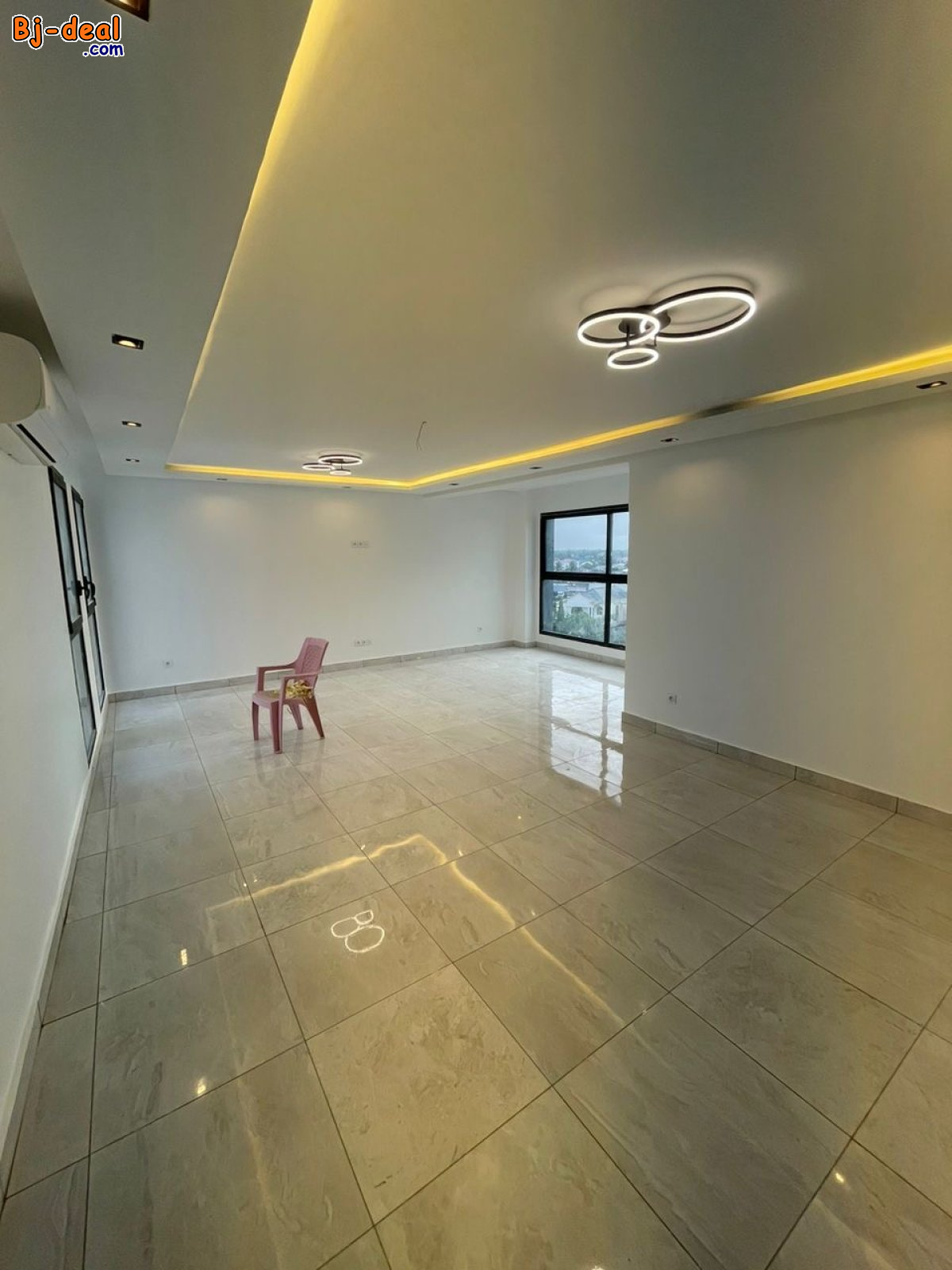 Main image of Appartement luxueux avec piscine ascenseur et salle de sport à louer à Bonapriso