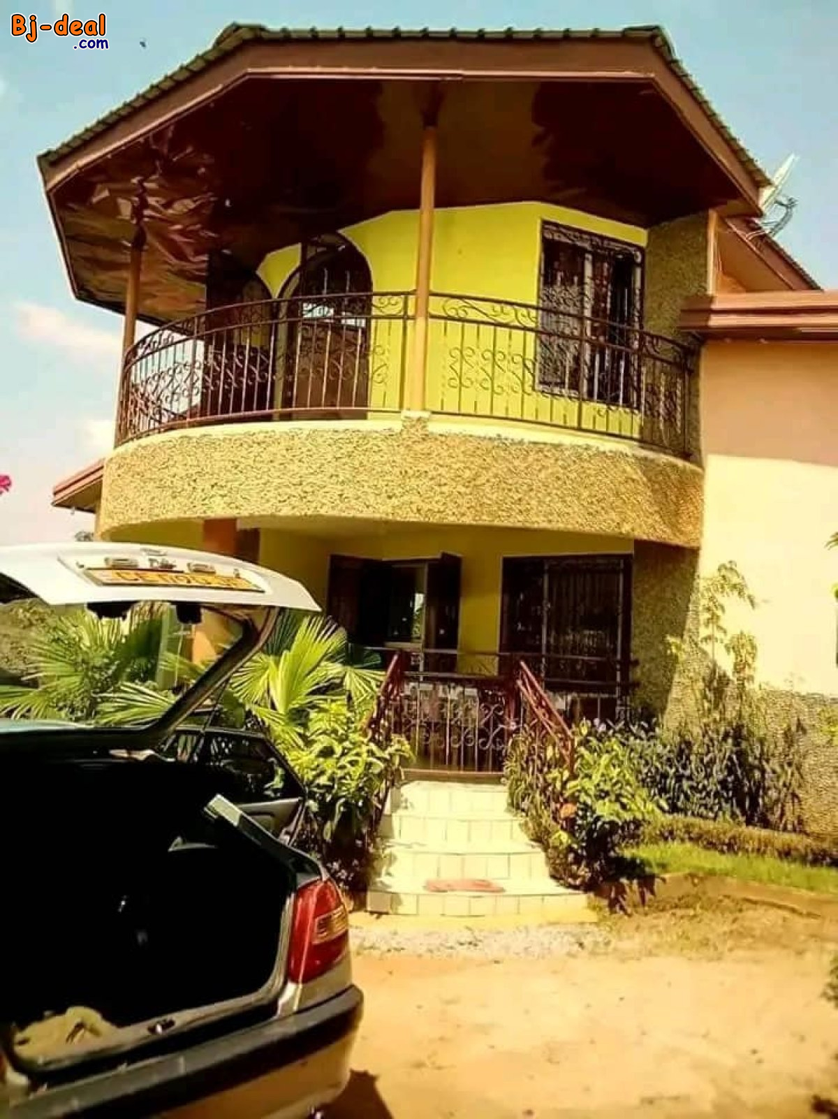 Image principale de Beau Duplex titré avec espace vert parking forage à vendre à Tsinga village