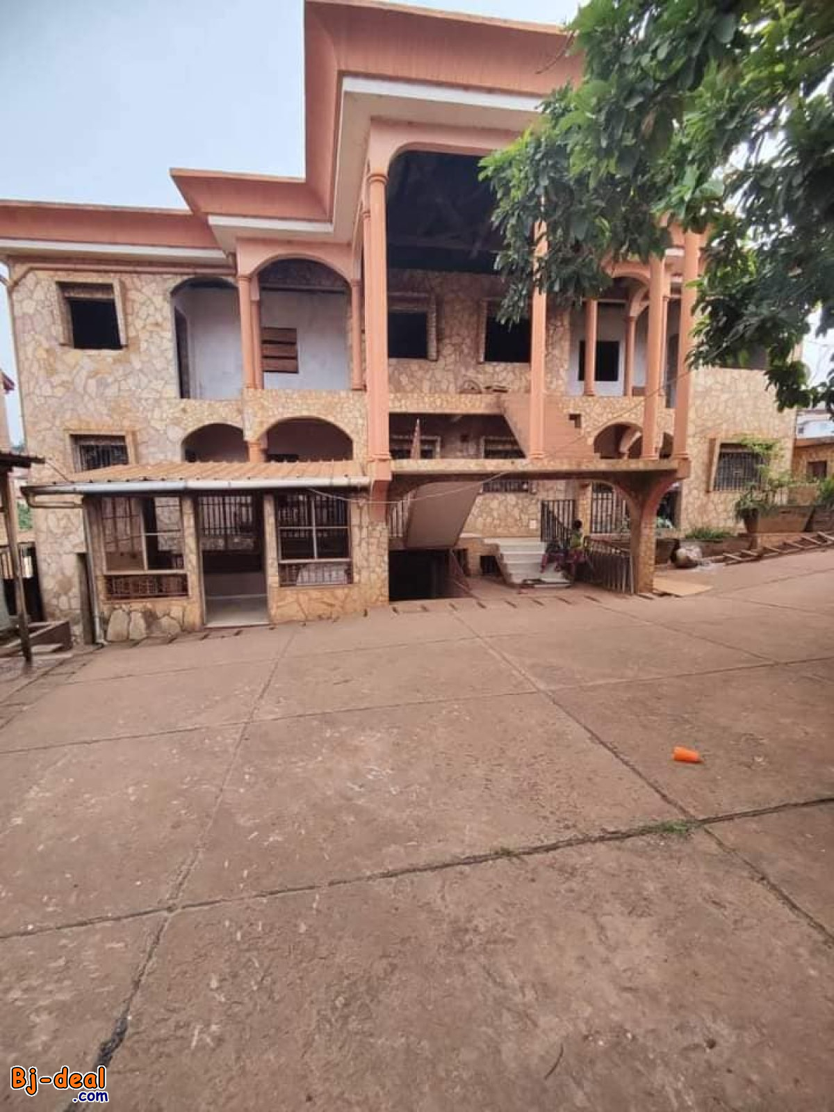 Image principale de Triplex titré avec le dernier niveau inachevé parking  à vendre à Santa Barbara