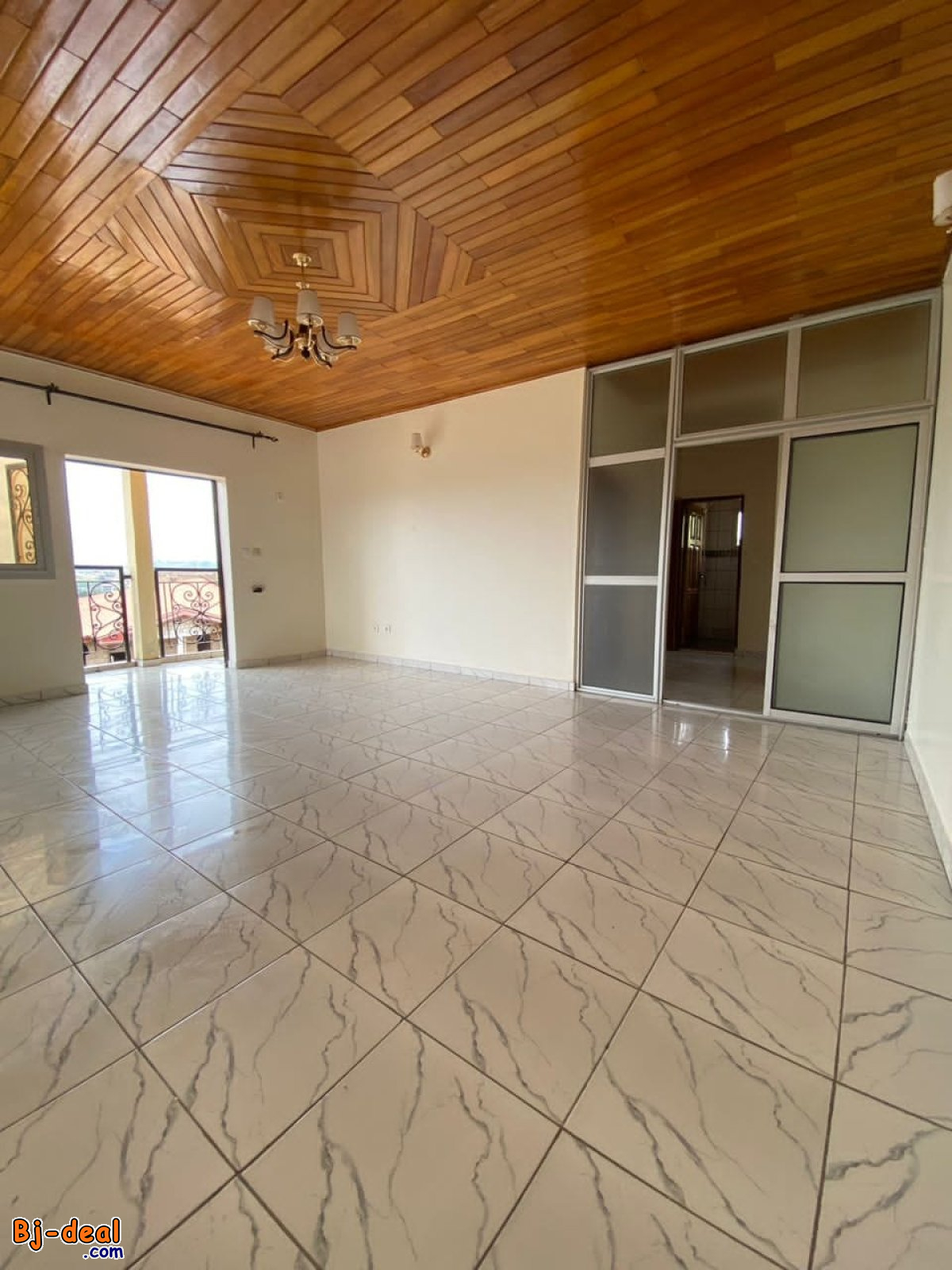 Image principale de Vaste Appartement avec parking forage à Mendong