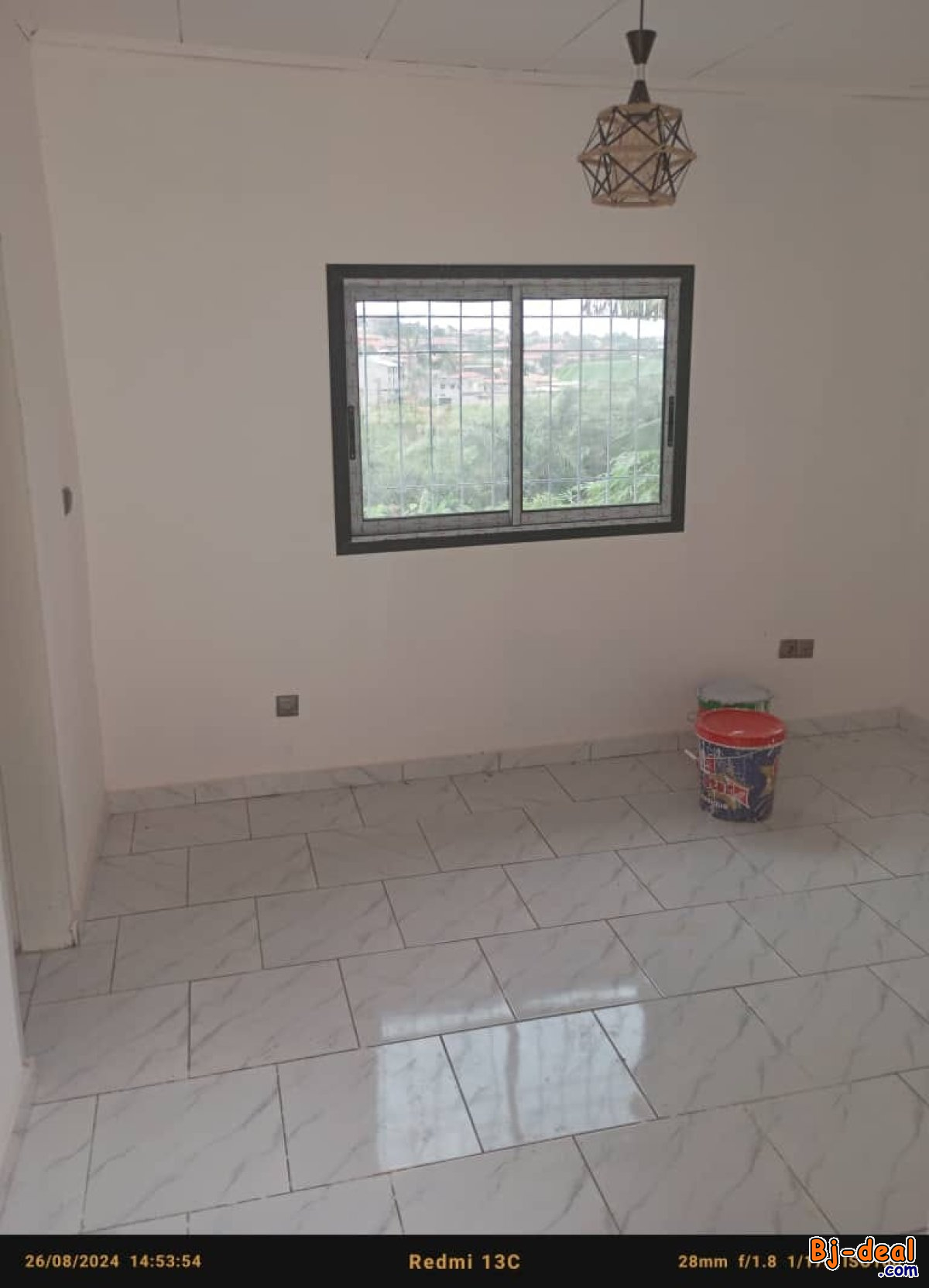 Image principale de studio neuf à Odza Happy. Moto