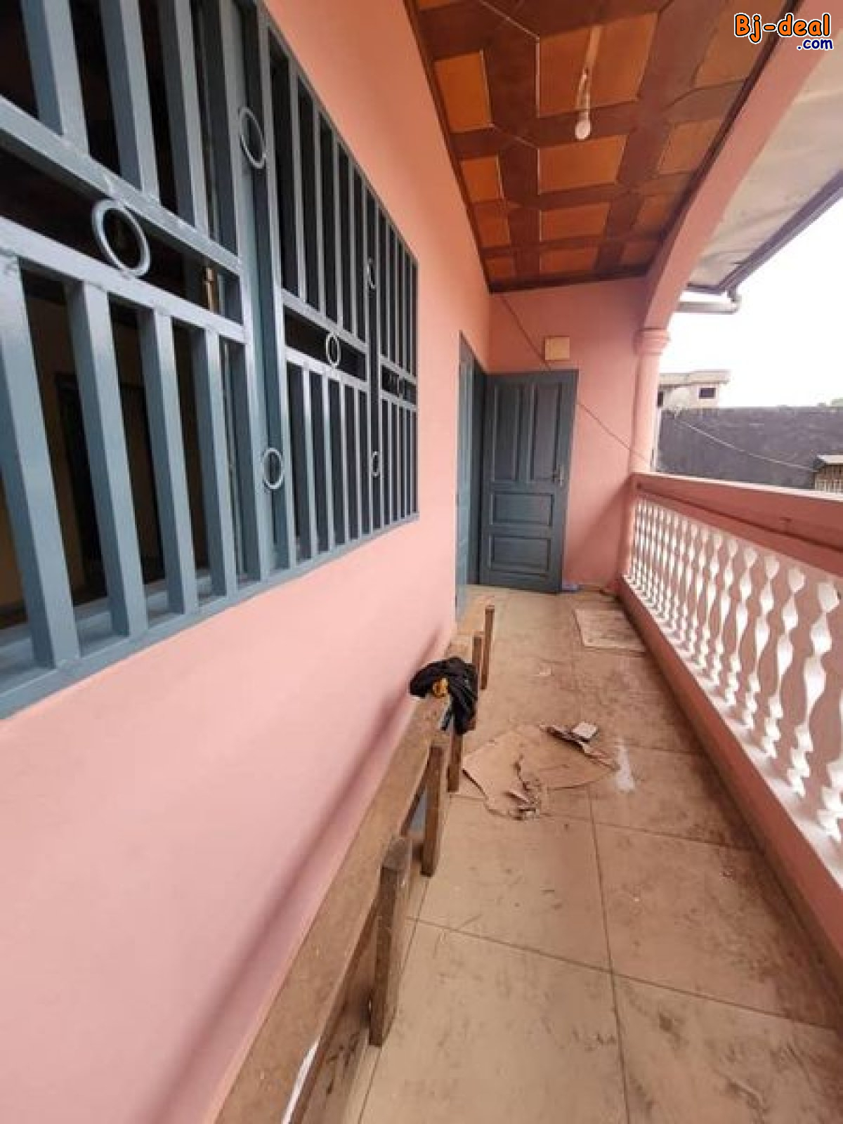 Image principale de Vaste studio avec parking gardien sans cuisine à  Nsimeyong à l&amp;#039;étage