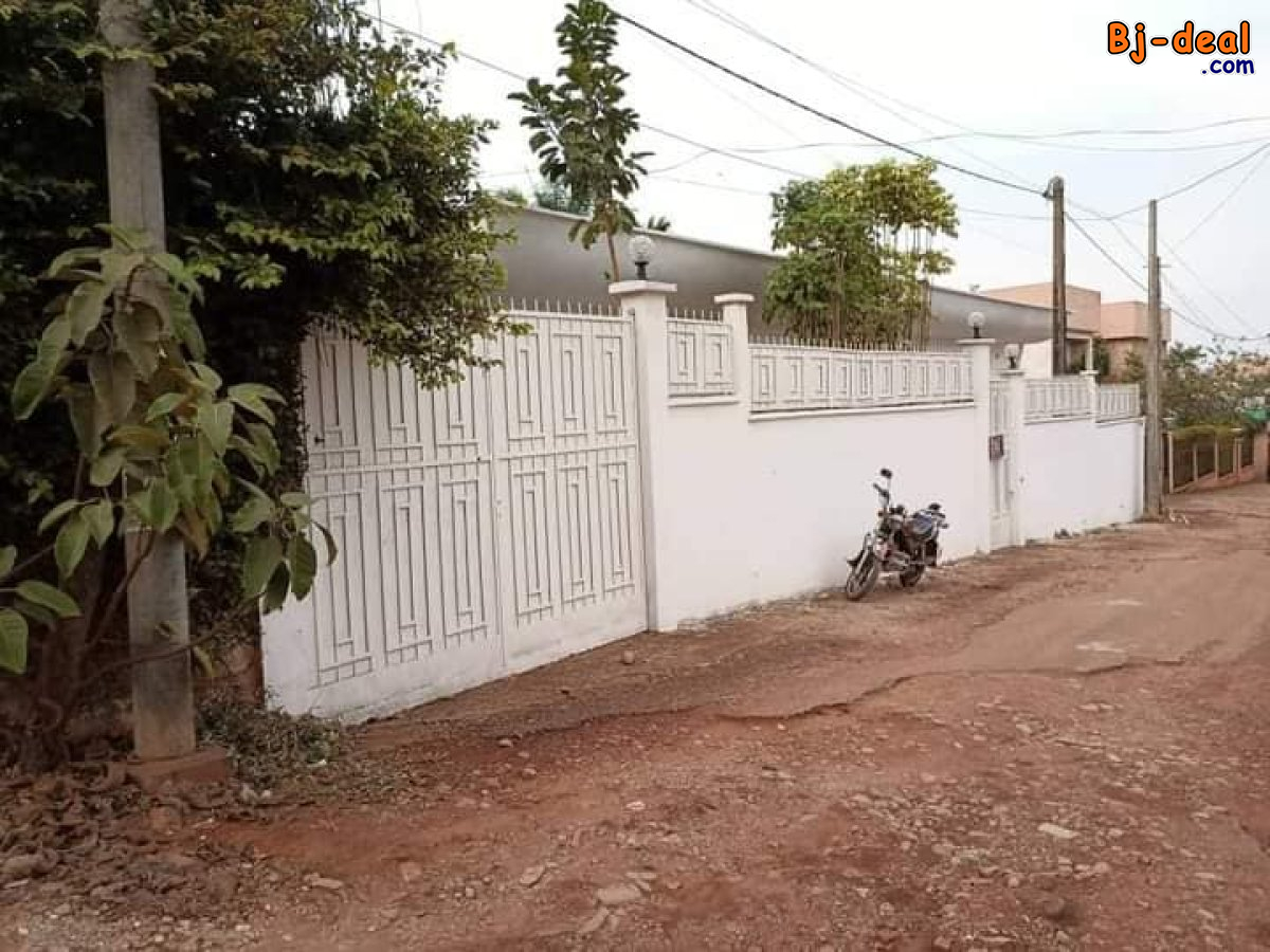 Image principale de Villa titrée à Bastos à vendre